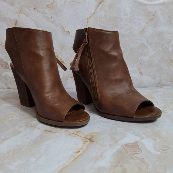 Brash Shoes - Brash Brown Leather Peep toe booties